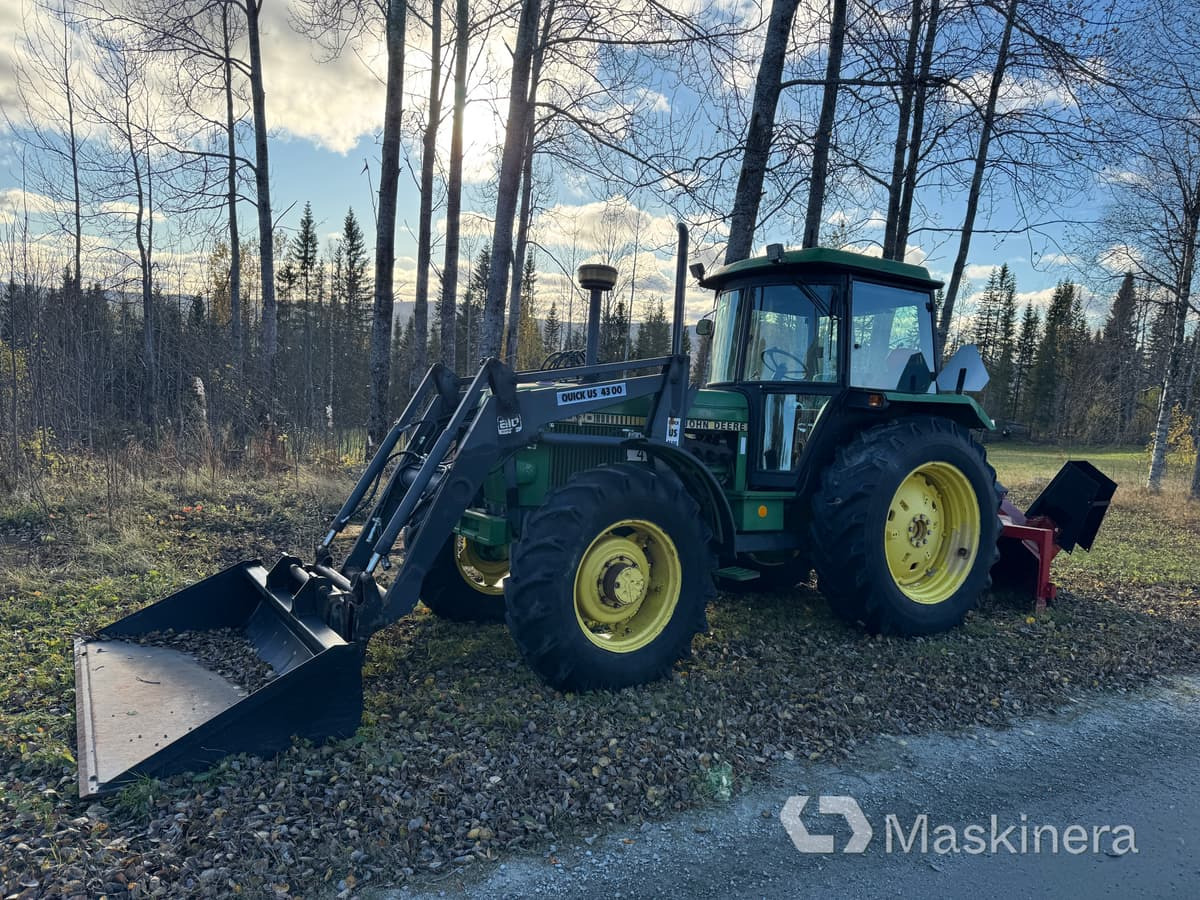 Traktor John Deere 3040 Mfwd med tillbehör - Traktor: gambar 1 Traktor John Deere 3040 Mfwd med tillbehör - Traktor: gambar 1