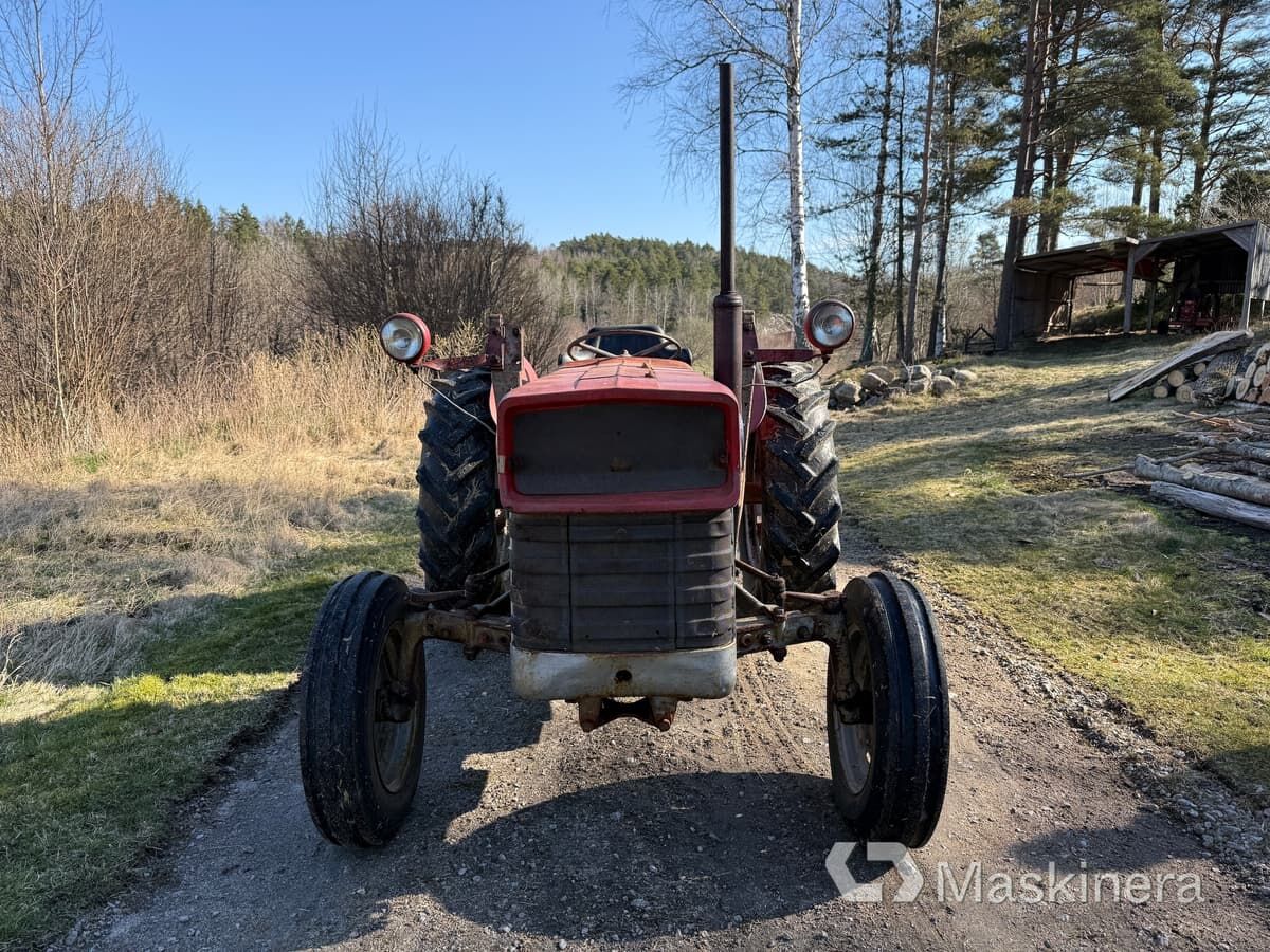 Traktor Massey Ferguson 135 - Traktor: gambar 2 Traktor Massey Ferguson 135 - Traktor: gambar 2