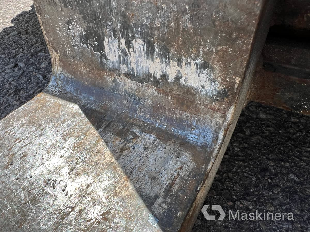 Forklift diesel Truck Mitsubishi FD25N: gambar 32 Forklift diesel Truck Mitsubishi FD25N: gambar 32