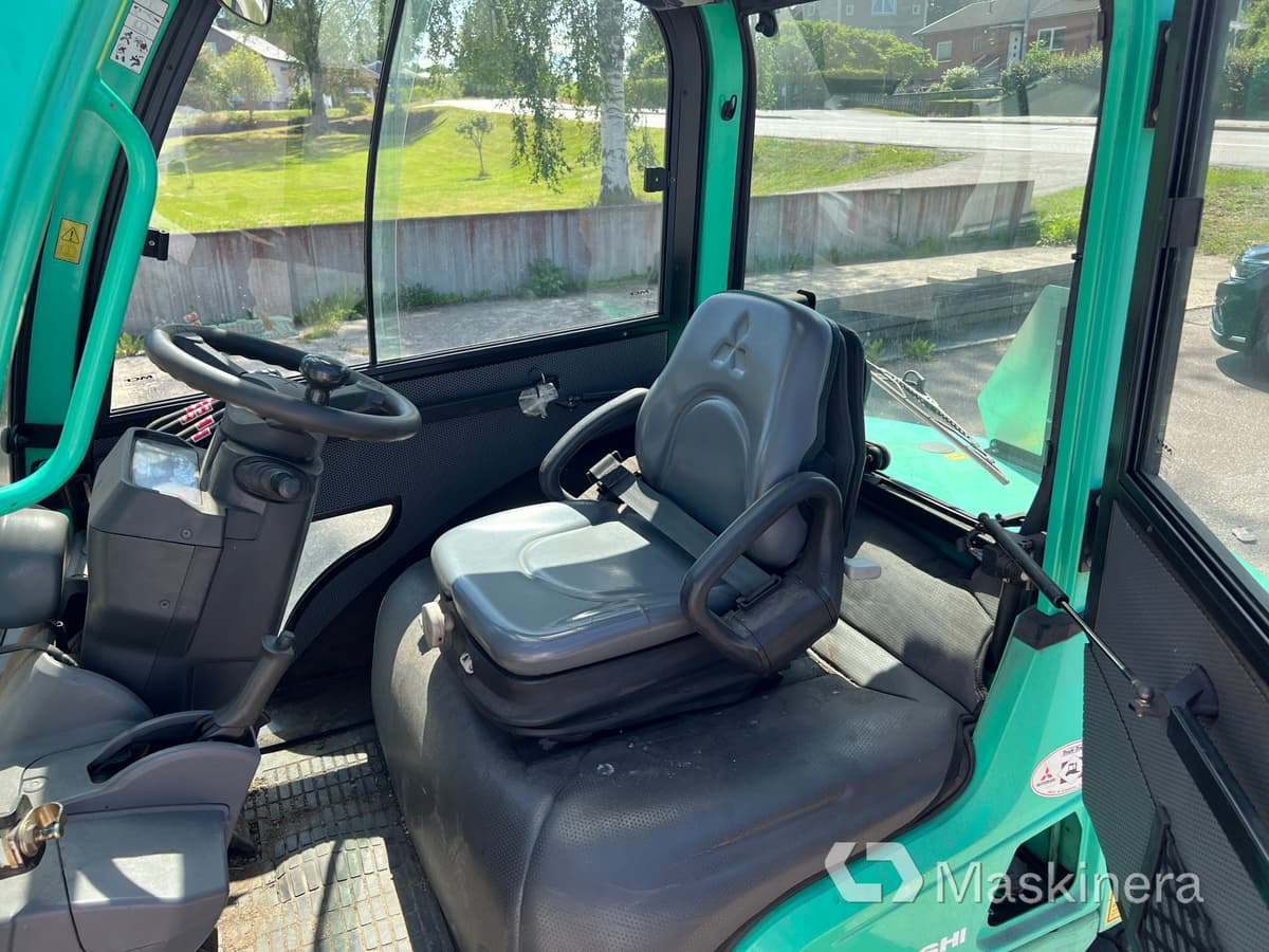 Forklift diesel Truck Mitsubishi FD25N: gambar 17 Forklift diesel Truck Mitsubishi FD25N: gambar 17