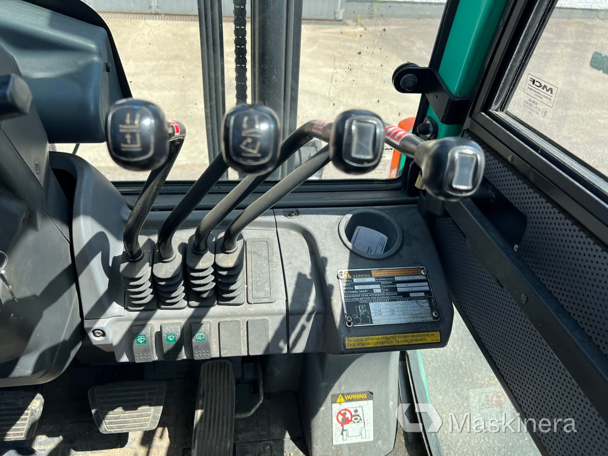 Forklift diesel Truck Mitsubishi FD25N: gambar 22 Forklift diesel Truck Mitsubishi FD25N: gambar 22