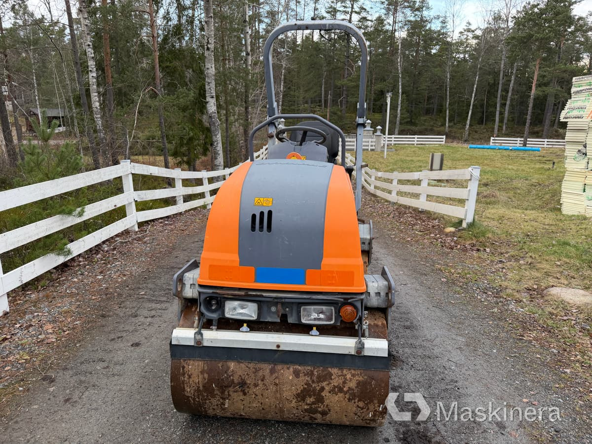 Vält Dynapac CC1000 - Roller jalan: gambar 2 Vält Dynapac CC1000 - Roller jalan: gambar 2