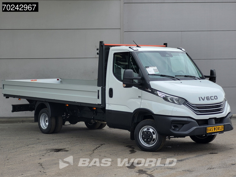 Iveco Daily 35C18 3.0L Automaat Nwe model 2025 Open laadbak Navi ACC LED 3,5T Trekvermogen Pritsche Pickup Airco - Van flatbed: gambar 3 Iveco Daily 35C18 3.0L Automaat Nwe model 2025 Open laadbak Navi ACC LED 3,5T Trekvermogen Pritsche Pickup Airco - Van flatbed: gambar 3
