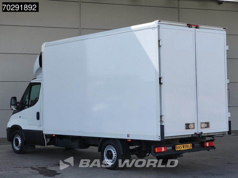 Iveco Daily 35S16 Automaat Bakwagen Achterdeuren 160PK Airco Camera Euro6 Meubelbak Koffer 21m3 Airco - Van box: gambar 2 Iveco Daily 35S16 Automaat Bakwagen Achterdeuren 160PK Airco Camera Euro6 Meubelbak Koffer 21m3 Airco - Van box: gambar 2