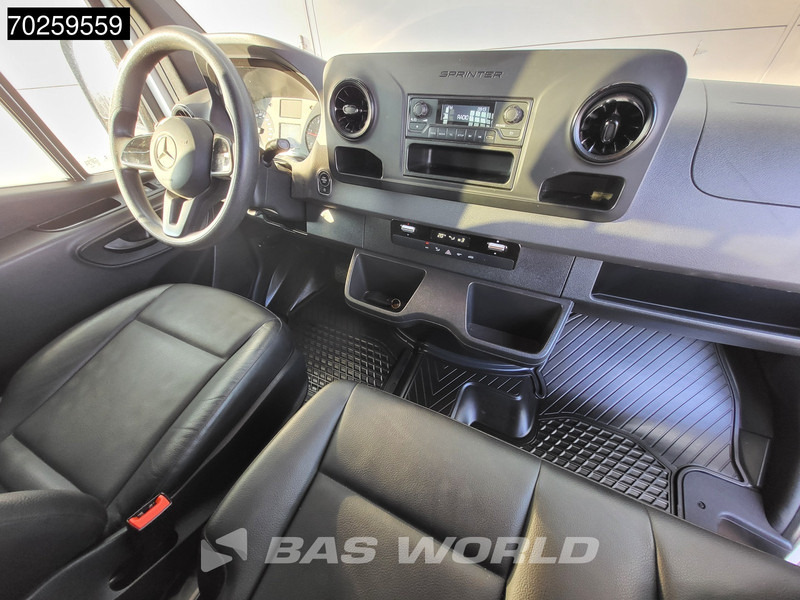 Mercedes-Benz Sprinter 317 CDI Dubbel Cabine Automaat Open Laadbak 3500KG Trekhaak 2m3 Airco Dubbel cabine Trekhaak - Van flatbed: gambar 5 Mercedes-Benz Sprinter 317 CDI Dubbel Cabine Automaat Open Laadbak 3500KG Trekhaak 2m3 Airco Dubbel cabine Trekhaak - Van flatbed: gambar 5