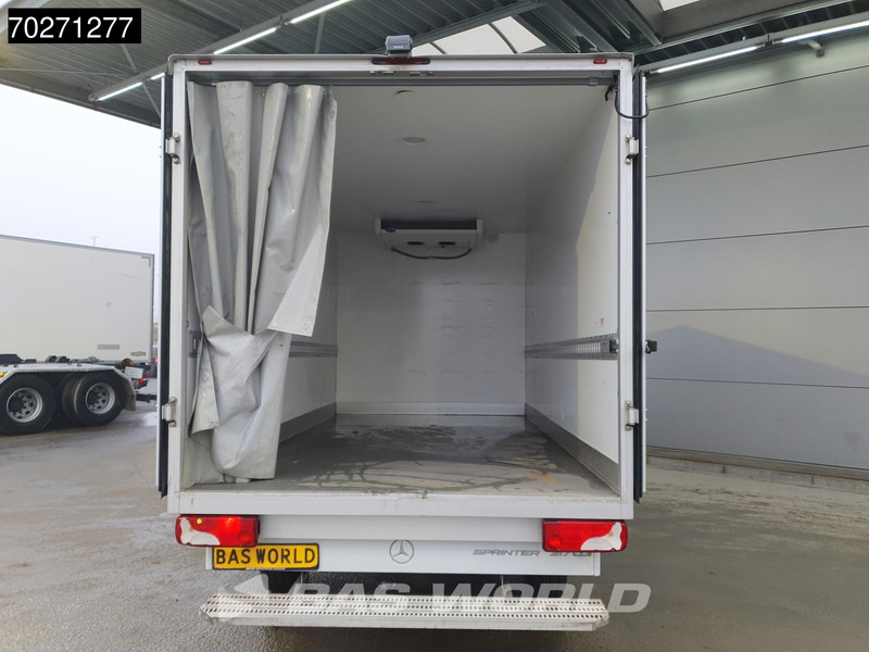 Mercedes-Benz Sprinter 317 CDI Koelwagen Automaat Carrier Xarios 350 230V stekker Cruise Airco Camera Koel Kühlkoffer Koeler Bakwagen 17m3 Airco Cruise - Van berpendingin: gambar 3 Mercedes-Benz Sprinter 317 CDI Koelwagen Automaat Carrier Xarios 350 230V stekker Cruise Airco Camera Koel Kühlkoffer Koeler Bakwagen 17m3 Airco Cruise - Van berpendingin: gambar 3