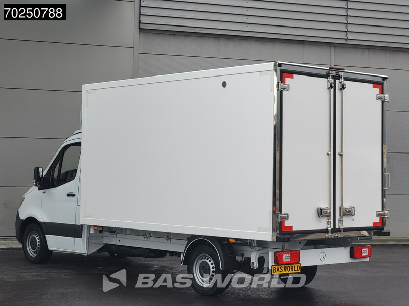 Mercedes-Benz Sprinter 317 CDI Koelwagen Automaat Zijdeur 2025-Model Thermo King V-300max 230v-Stekker 170PK Airco Cruise MBUX CarPlay Euro6 Koel Koele - Van berpendingin: gambar 3 Mercedes-Benz Sprinter 317 CDI Koelwagen Automaat Zijdeur 2025-Model Thermo King V-300max 230v-Stekker 170PK Airco Cruise MBUX CarPlay Euro6 Koel Koele - Van berpendingin: gambar 3