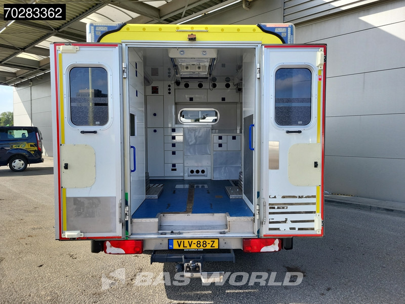 Mercedes-Benz Sprinter 519 CDI MARGE! 3.0L V6 Automaat 190PK Ambulance Trekhaak Airco Cruise APK 02-2026 Euro6 Rettungswagen Krankenwagen 13m3 Airco Tr - Ambulans: gambar 3 Mercedes-Benz Sprinter 519 CDI MARGE! 3.0L V6 Automaat 190PK Ambulance Trekhaak Airco Cruise APK 02-2026 Euro6 Rettungswagen Krankenwagen 13m3 Airco Tr - Ambulans: gambar 3
