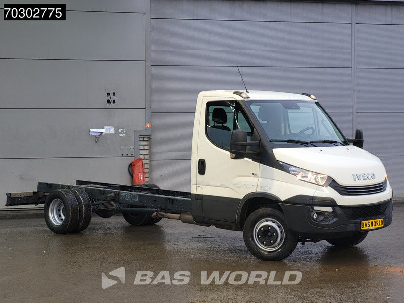 Iveco Daily 70C21 3.0L Automaat Luchtvering 435cm WB 210PK Chassis Cabine Airco Cruise Standkachel Euro6 Chassis Fahrgestell Airco Cruise co - Van pengiriman: gambar 3 Iveco Daily 70C21 3.0L Automaat Luchtvering 435cm WB 210PK Chassis Cabine Airco Cruise Standkachel Euro6 Chassis Fahrgestell Airco Cruise co - Van pengiriman: gambar 3