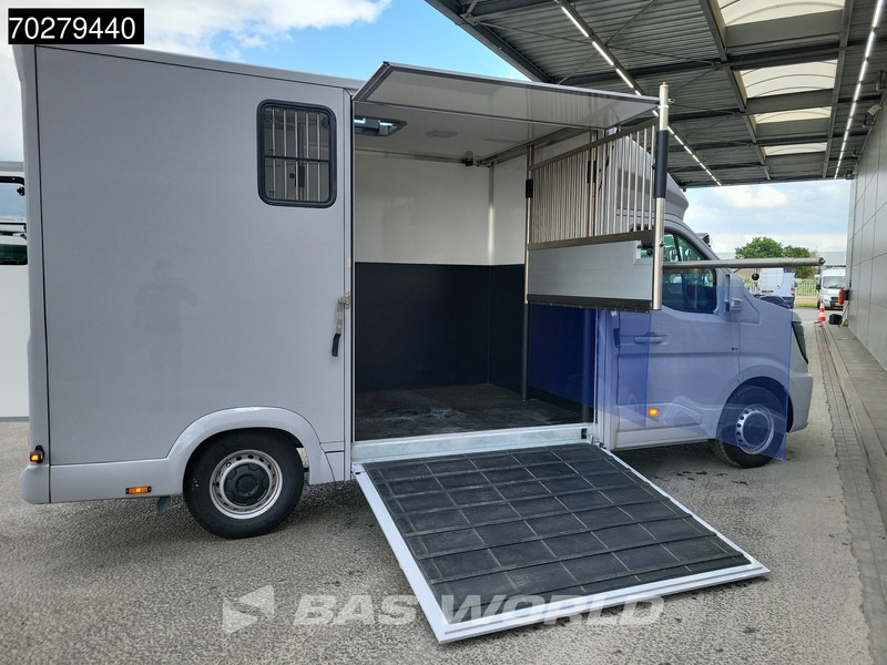 Renault Master 130pk 2025 model Paardenwagen Hengstenuitvoering / Horsetruck / Veewagen 18m3 Airco Cruise control - Van pengiriman: gambar 5 Renault Master 130pk 2025 model Paardenwagen Hengstenuitvoering / Horsetruck / Veewagen 18m3 Airco Cruise control - Van pengiriman: gambar 5