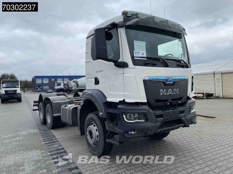 MAN TGS 33.400 6X4 NEW 6x4 chassis Big-Axle Manual Airco EURO 2 - Truk sasis: gambar 3 MAN TGS 33.400 6X4 NEW 6x4 chassis Big-Axle Manual Airco EURO 2 - Truk sasis: gambar 3