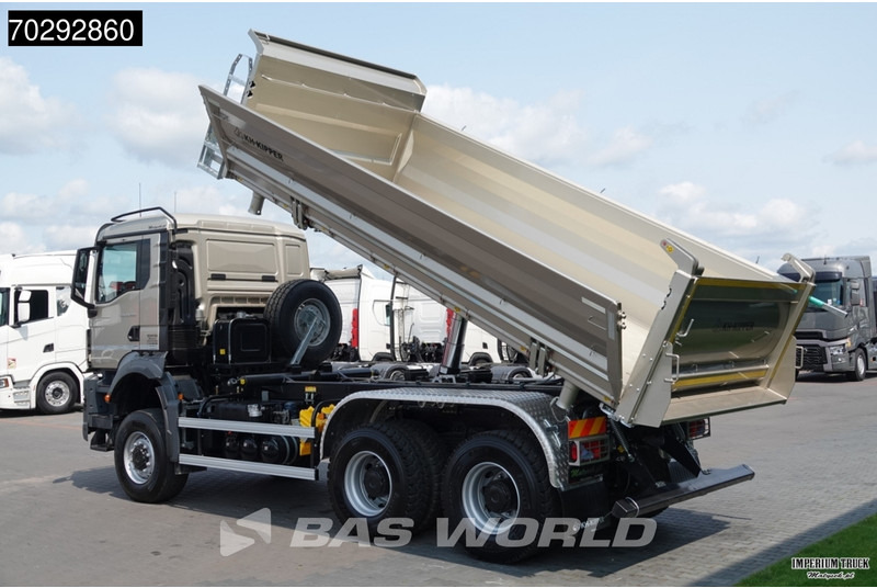 MAN TGS 33.480 TGS 6X6 6x6 3-Way Kipper Big-Axle Euro 6 - Truk jungkit: gambar 2 MAN TGS 33.480 TGS 6X6 6x6 3-Way Kipper Big-Axle Euro 6 - Truk jungkit: gambar 2