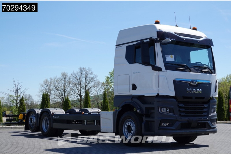 MAN TGX 26.520 TGX 6X2 Lift-Steering Axle Euro 6 - Truk sasis: gambar 3 MAN TGX 26.520 TGX 6X2 Lift-Steering Axle Euro 6 - Truk sasis: gambar 3