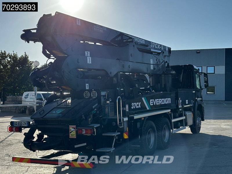 Mercedes-Benz Arocs 2840 Arocs 6X4 Unused! Everdigm 37CX-5 concrete pump Steel Suspension Automatic Euro 6 - Truk pompa beton: gambar 5 Mercedes-Benz Arocs 2840 Arocs 6X4 Unused! Everdigm 37CX-5 concrete pump Steel Suspension Automatic Euro 6 - Truk pompa beton: gambar 5