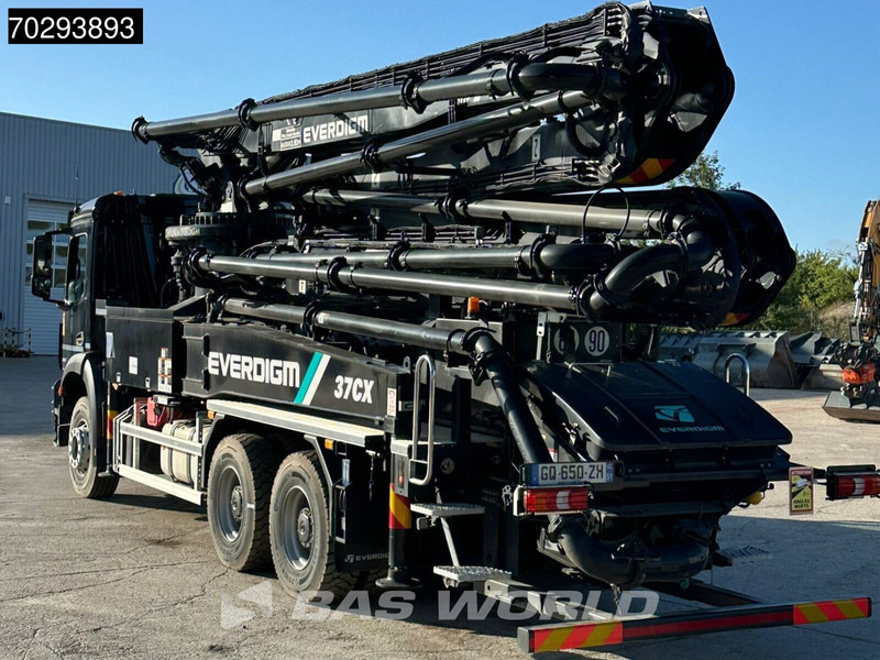 Mercedes-Benz Arocs 2840 Arocs 6X4 Unused! Everdigm 37CX-5 concrete pump Steel Suspension Automatic Euro 6 - Truk pompa beton: gambar 2 Mercedes-Benz Arocs 2840 Arocs 6X4 Unused! Everdigm 37CX-5 concrete pump Steel Suspension Automatic Euro 6 - Truk pompa beton: gambar 2