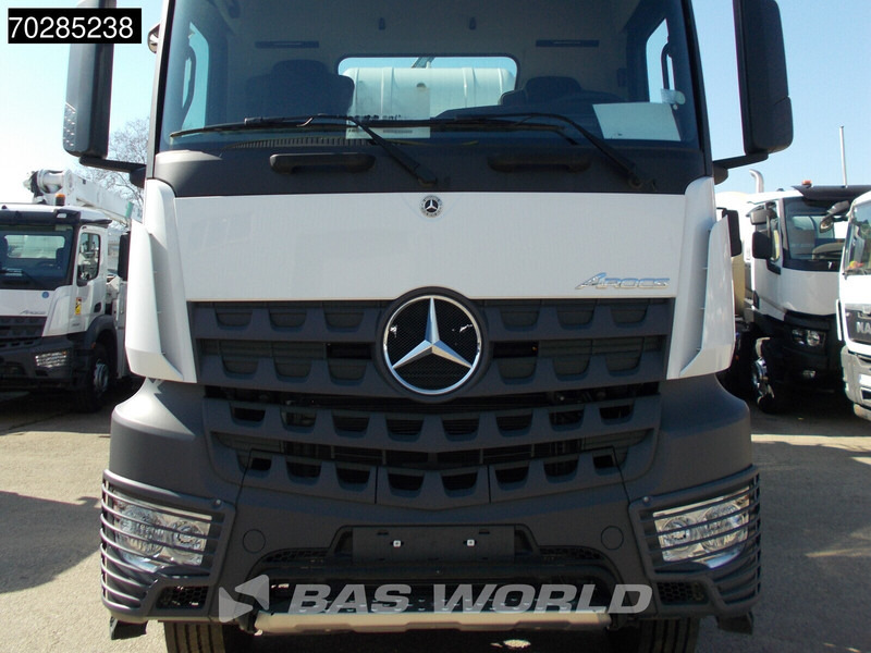 Mercedes-Benz Arocs 4145 8X4 10m3 Schwing Stetter mixer Manual Steelsuspension Euro 3 - Truk pengaduk beton: gambar 3 Mercedes-Benz Arocs 4145 8X4 10m3 Schwing Stetter mixer Manual Steelsuspension Euro 3 - Truk pengaduk beton: gambar 3