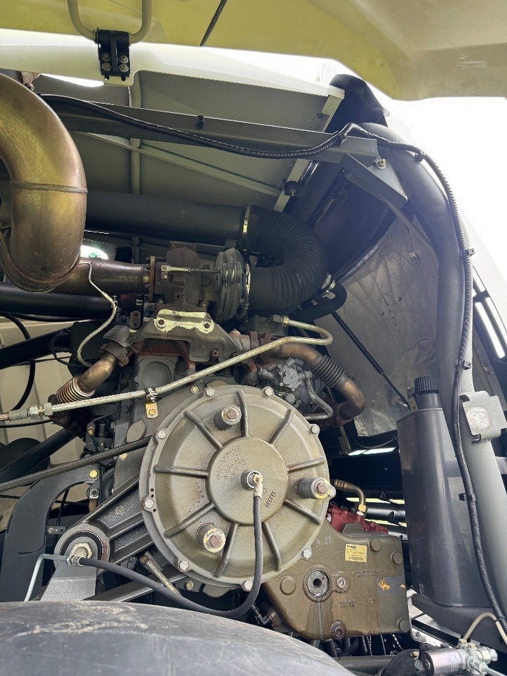 Pemanen hijauan Claas Jaguar 950 Allrad: gambar 15 Pemanen hijauan Claas Jaguar 950 Allrad: gambar 15