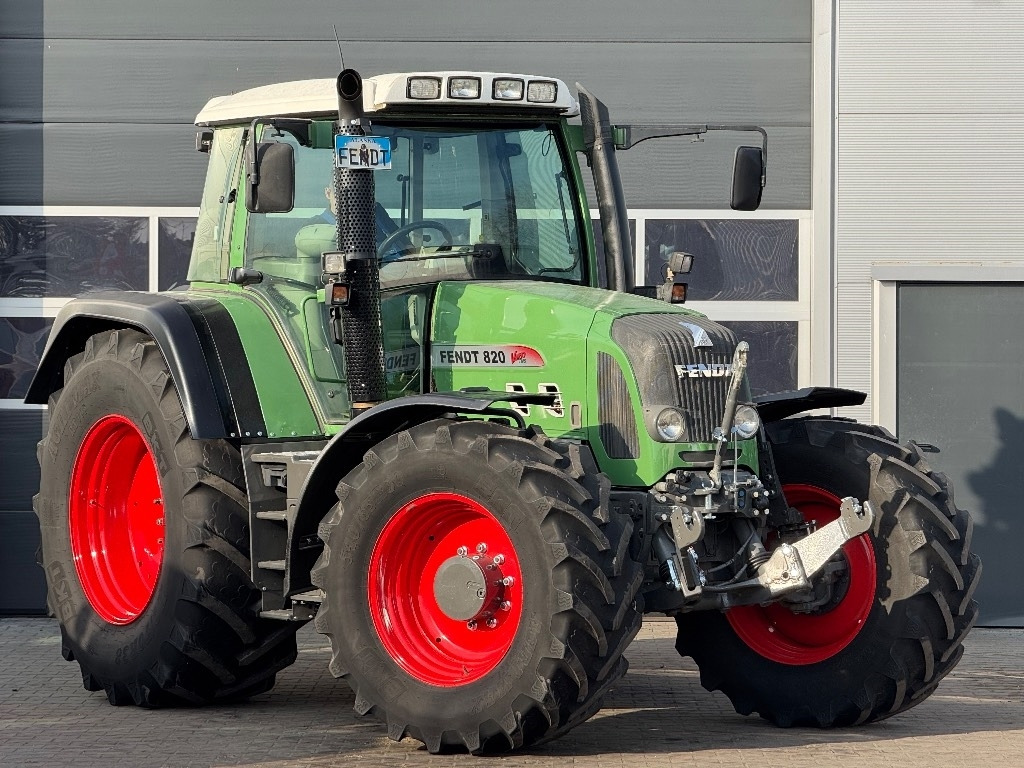 Fendt 820 Vario TMS - Traktor: gambar 1 Fendt 820 Vario TMS - Traktor: gambar 1