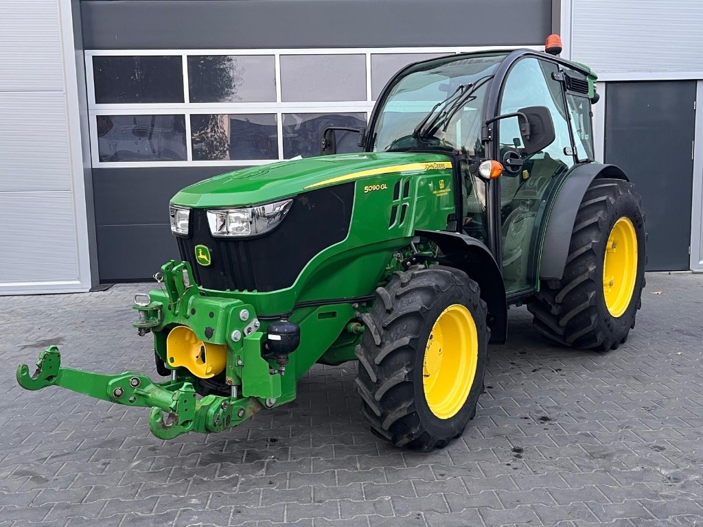 John Deere 5090 GL - Traktor: gambar 1 John Deere 5090 GL - Traktor: gambar 1