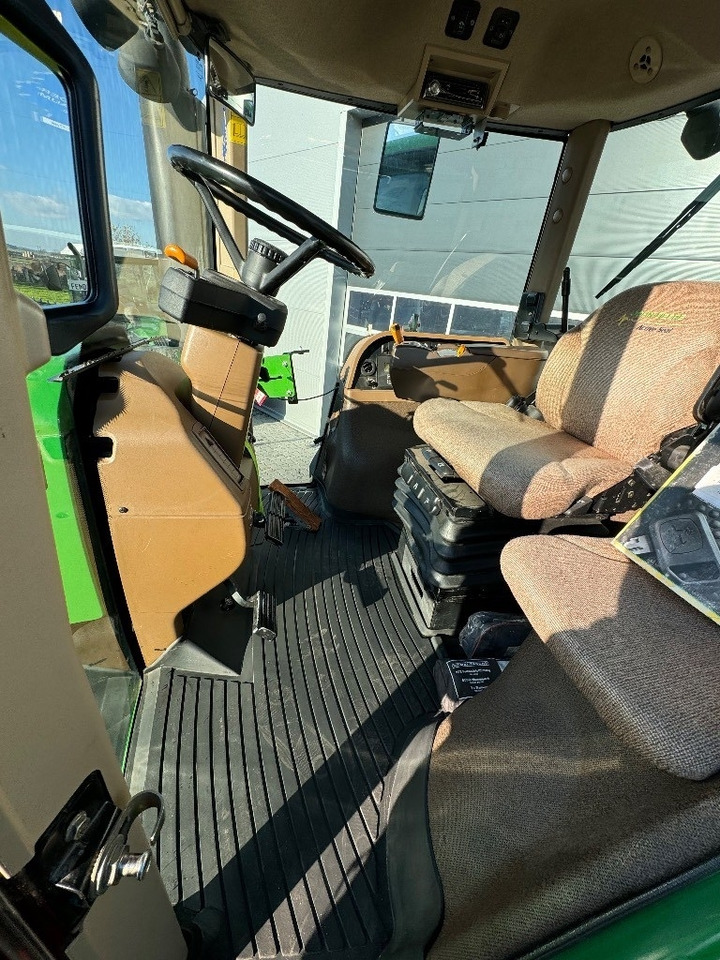 Traktor John Deere 8330 AutoPower: gambar 13