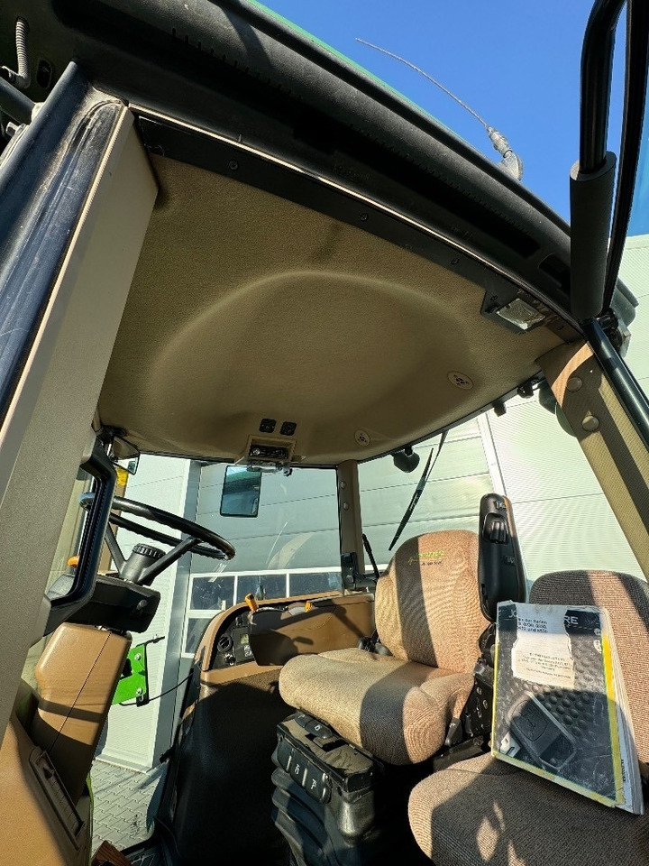 Traktor John Deere 8330 AutoPower: gambar 12
