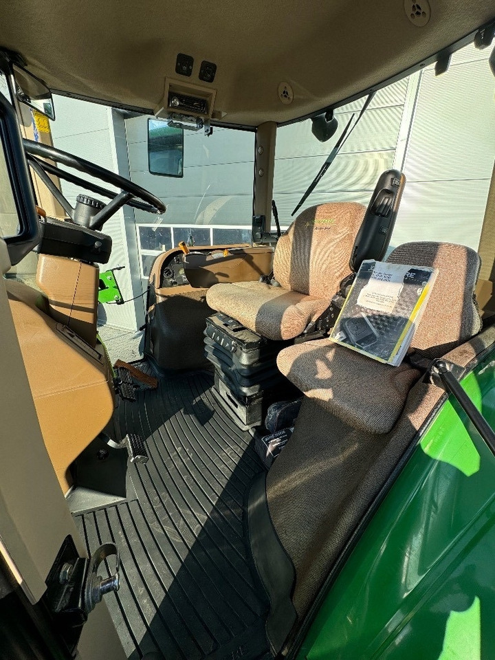 Traktor John Deere 8330 AutoPower: gambar 11