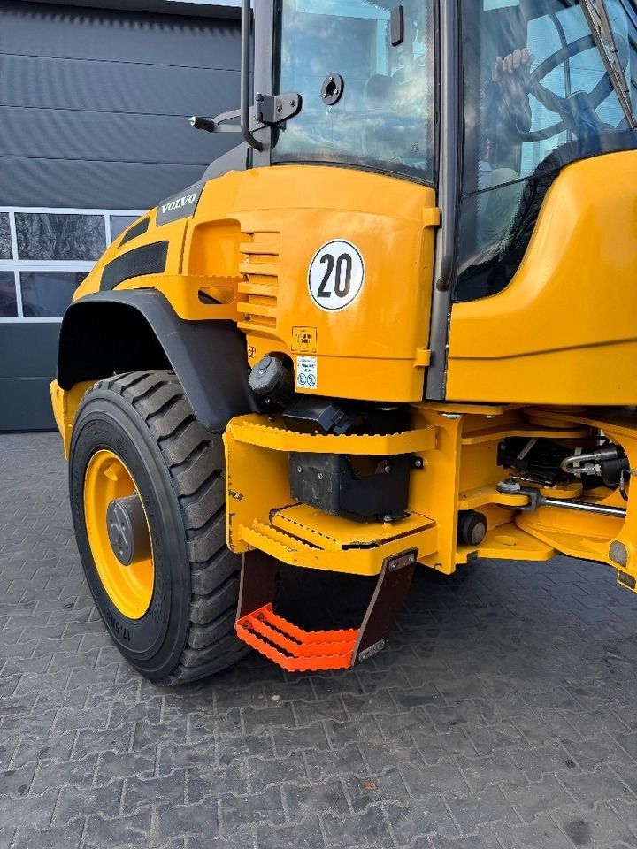 Wheel loader Volvo L 45 H: gambar 12