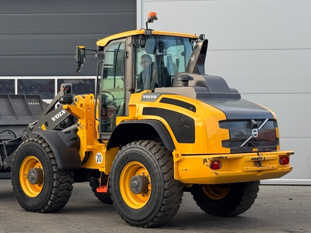 Wheel loader Volvo L 45 H: gambar 7
