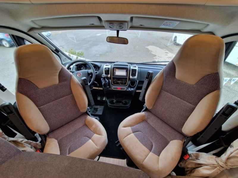 Carthago C-Tourer T 143 LE - Mobil rumah semi-terintegrasi: gambar 5 Carthago C-Tourer T 143 LE - Mobil rumah semi-terintegrasi: gambar 5