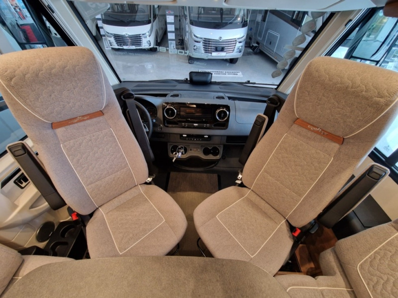 Carthago Carthago C2 Tourer I Mercedes 145 RB-LE - Mobil rumah terintegrasi: gambar 5 Carthago Carthago C2 Tourer I Mercedes 145 RB-LE - Mobil rumah terintegrasi: gambar 5