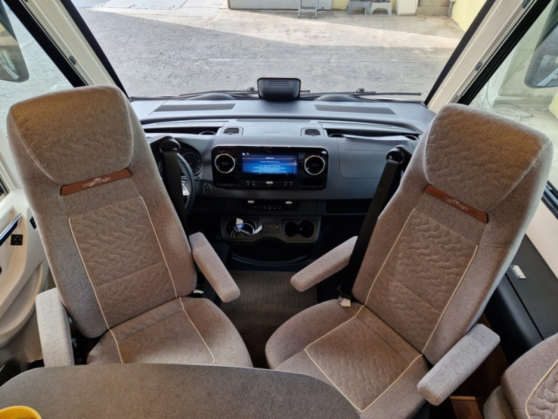 Carthago Carthago C2 Tourer I Mercedes 145 RB-LE - Mobil rumah terintegrasi: gambar 5 Carthago Carthago C2 Tourer I Mercedes 145 RB-LE - Mobil rumah terintegrasi: gambar 5