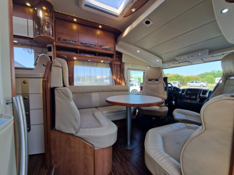 Carthago Chic E-Line 44 - Mobil rumah terintegrasi: gambar 4 Carthago Chic E-Line 44 - Mobil rumah terintegrasi: gambar 4