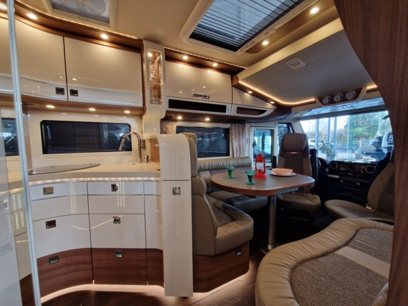Carthago Chic E-Line I 64 XL QB Mercedes - Mobil rumah terintegrasi: gambar 4 Carthago Chic E-Line I 64 XL QB Mercedes - Mobil rumah terintegrasi: gambar 4