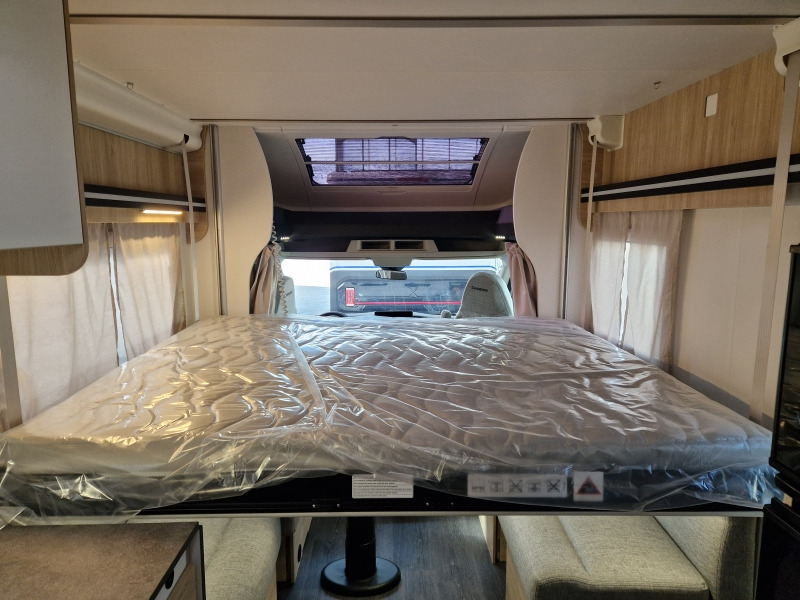Mobil rumah semi-terintegrasi baru Chausson 640 First Line Ford: gambar 7