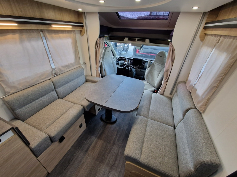 Mobil rumah semi-terintegrasi baru Chausson 640 First Line Ford: gambar 9