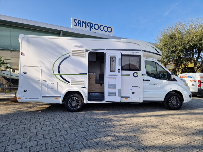 Chausson 640 First Line Ford - Mobil rumah semi-terintegrasi: gambar 2 Chausson 640 First Line Ford - Mobil rumah semi-terintegrasi: gambar 2