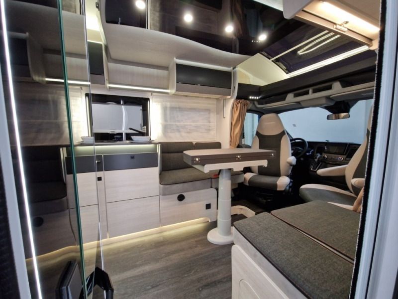 Chausson 788 Titanium Ultimate Ford M24 - Mobil rumah semi-terintegrasi: gambar 4 Chausson 788 Titanium Ultimate Ford M24 - Mobil rumah semi-terintegrasi: gambar 4