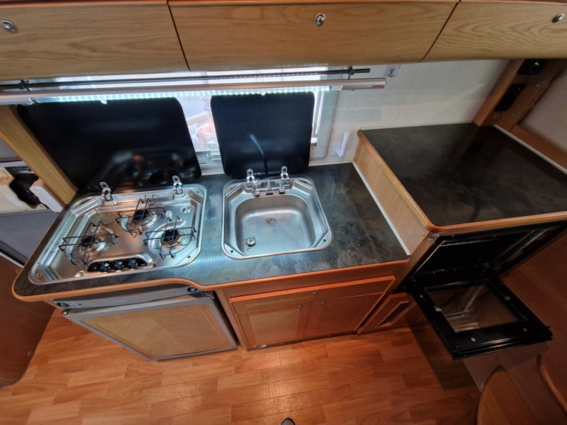 Mobil rumah semi-terintegrasi Mobilvetta Icaro P 5: gambar 8 Mobil rumah semi-terintegrasi Mobilvetta Icaro P 5: gambar 8