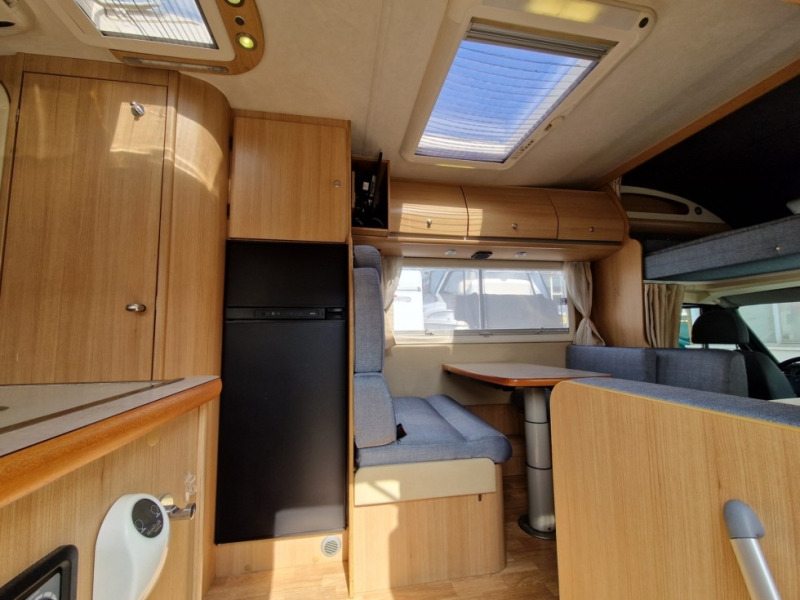 Rimor Kentucky Estro 9 - Mobil rumah semi-terintegrasi: gambar 4 Rimor Kentucky Estro 9 - Mobil rumah semi-terintegrasi: gambar 4