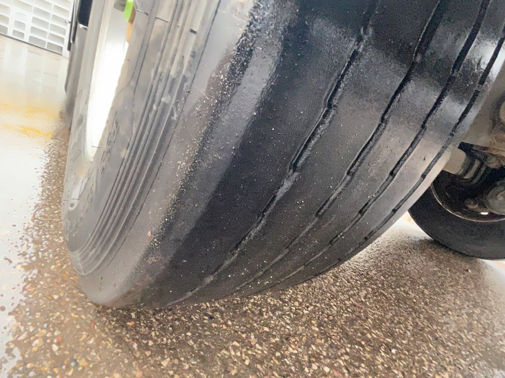 Semi-trailer tangki Lag BURG Holvrieka: gambar 9