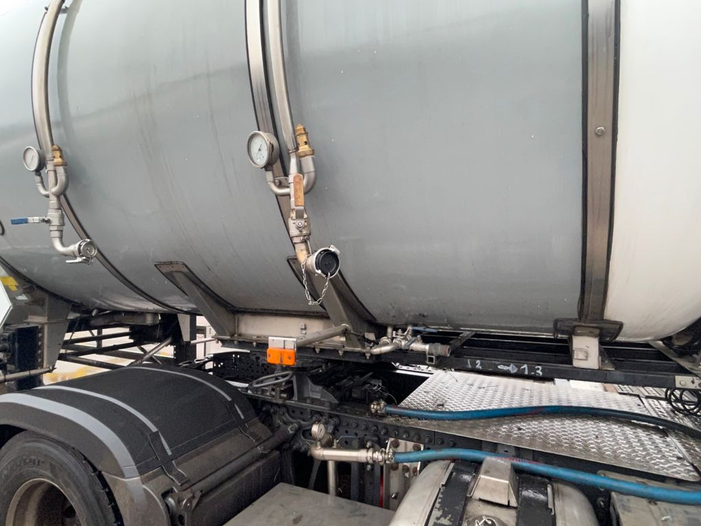 Semi-trailer tangki Lag BURG Holvrieka: gambar 7