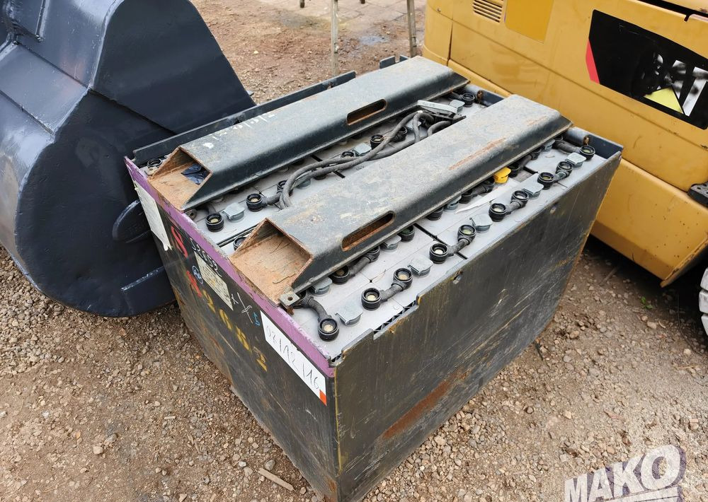 Caterpillar EP35K-PAC - Forklift listrik: gambar 5 Caterpillar EP35K-PAC - Forklift listrik: gambar 5