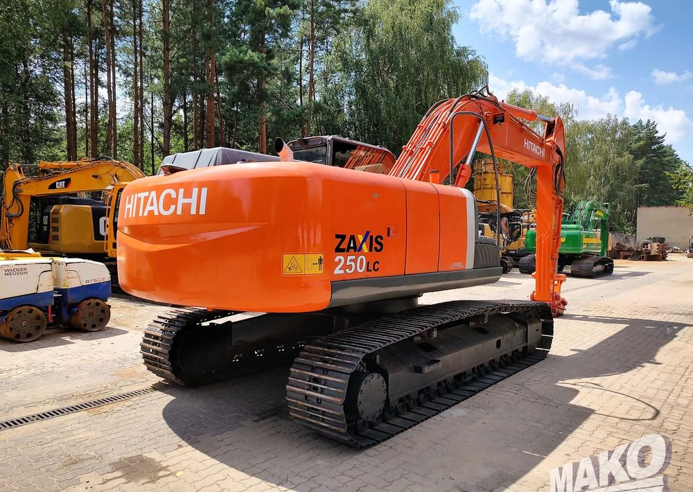 Hitachi ZX250 LCN-3 - Ekskavator perayap: gambar 5 Hitachi ZX250 LCN-3 - Ekskavator perayap: gambar 5