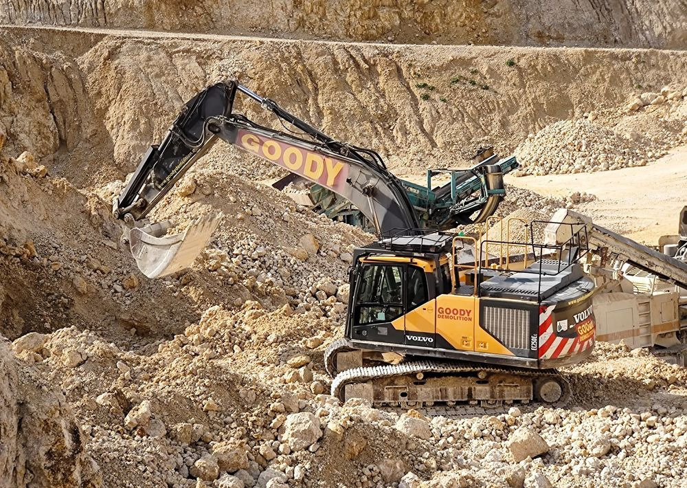 Volvo EC 250 EL - Ekskavator perayap: gambar 1 Volvo EC 250 EL - Ekskavator perayap: gambar 1