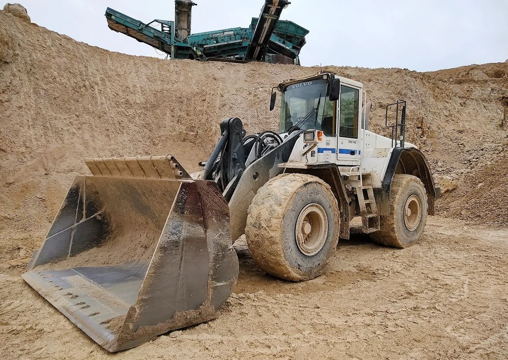 Volvo L180E - Wheel loader: gambar 1 Volvo L180E - Wheel loader: gambar 1