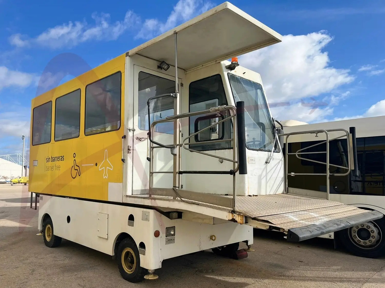 AEROFABRIL 6C-4M-ALT.6 - Ambulift: gambar 1 AEROFABRIL 6C-4M-ALT.6 - Ambulift: gambar 1