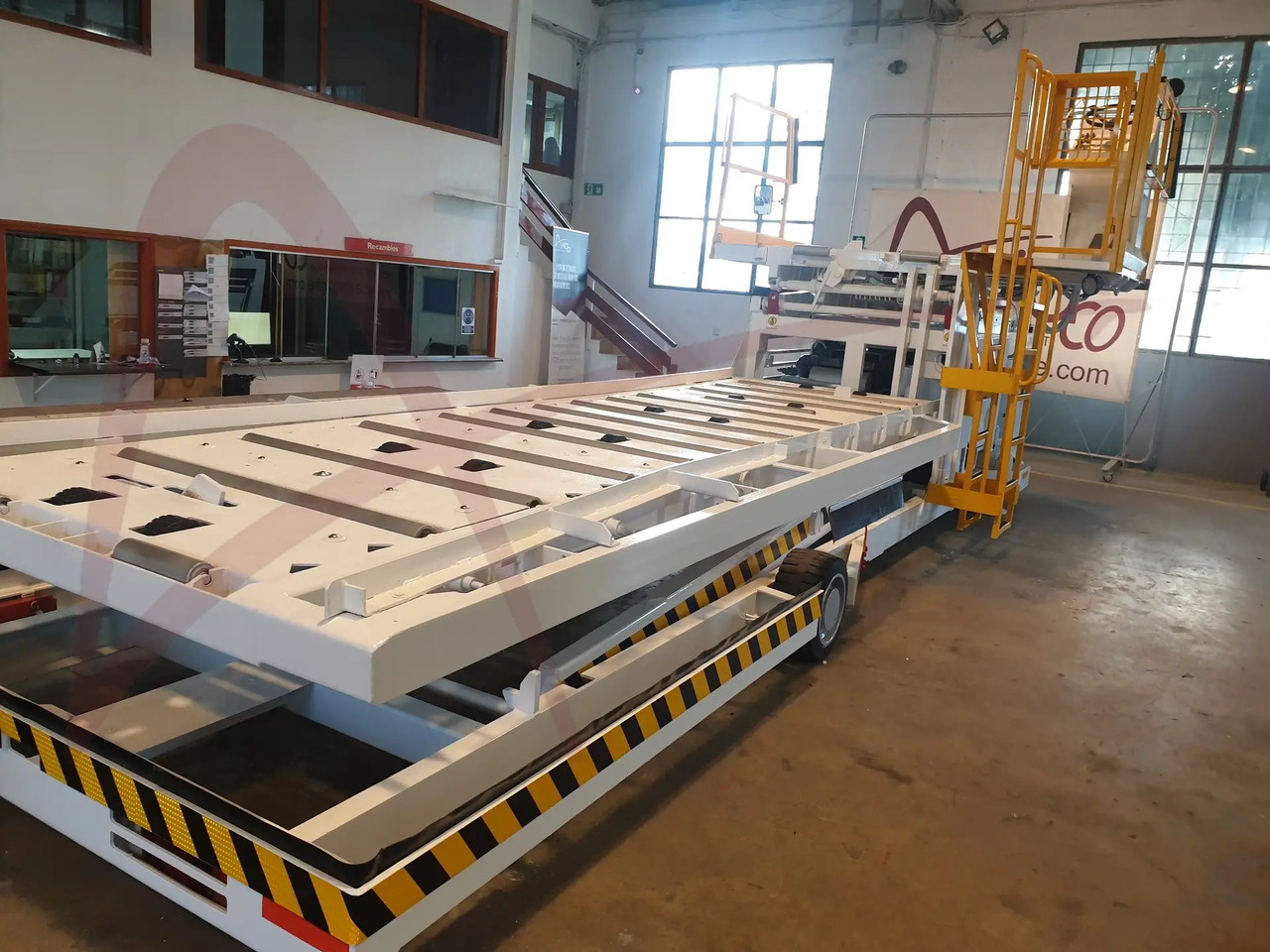 AIR MARREL LAM 3500 DP/R8 - Pemuat kargo pesawat terbang: gambar 3 AIR MARREL LAM 3500 DP/R8 - Pemuat kargo pesawat terbang: gambar 3