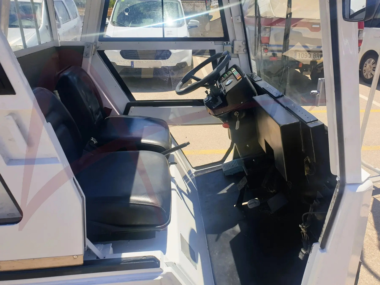 CHARLATTE T135 AC - Traktor bagasi: gambar 4 CHARLATTE T135 AC - Traktor bagasi: gambar 4