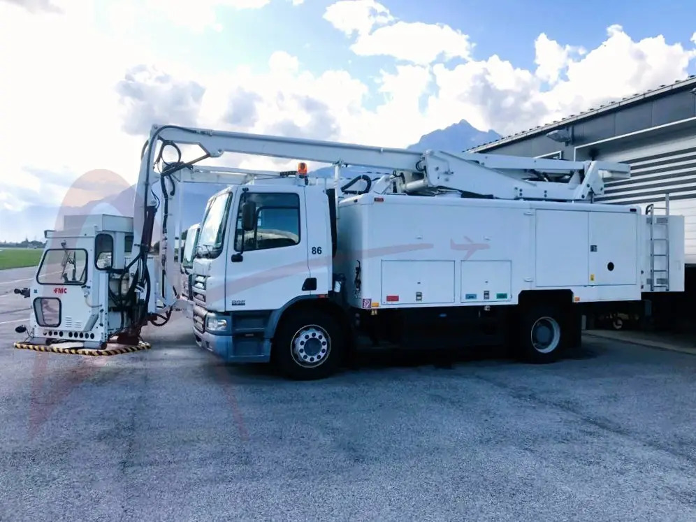 FMC LMD 2000 - Kendaraan de-icing: gambar 2 FMC LMD 2000 - Kendaraan de-icing: gambar 2