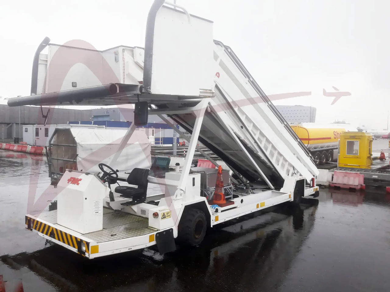FMC SMART STEP - Tangga pesawat: gambar 1 FMC SMART STEP - Tangga pesawat: gambar 1